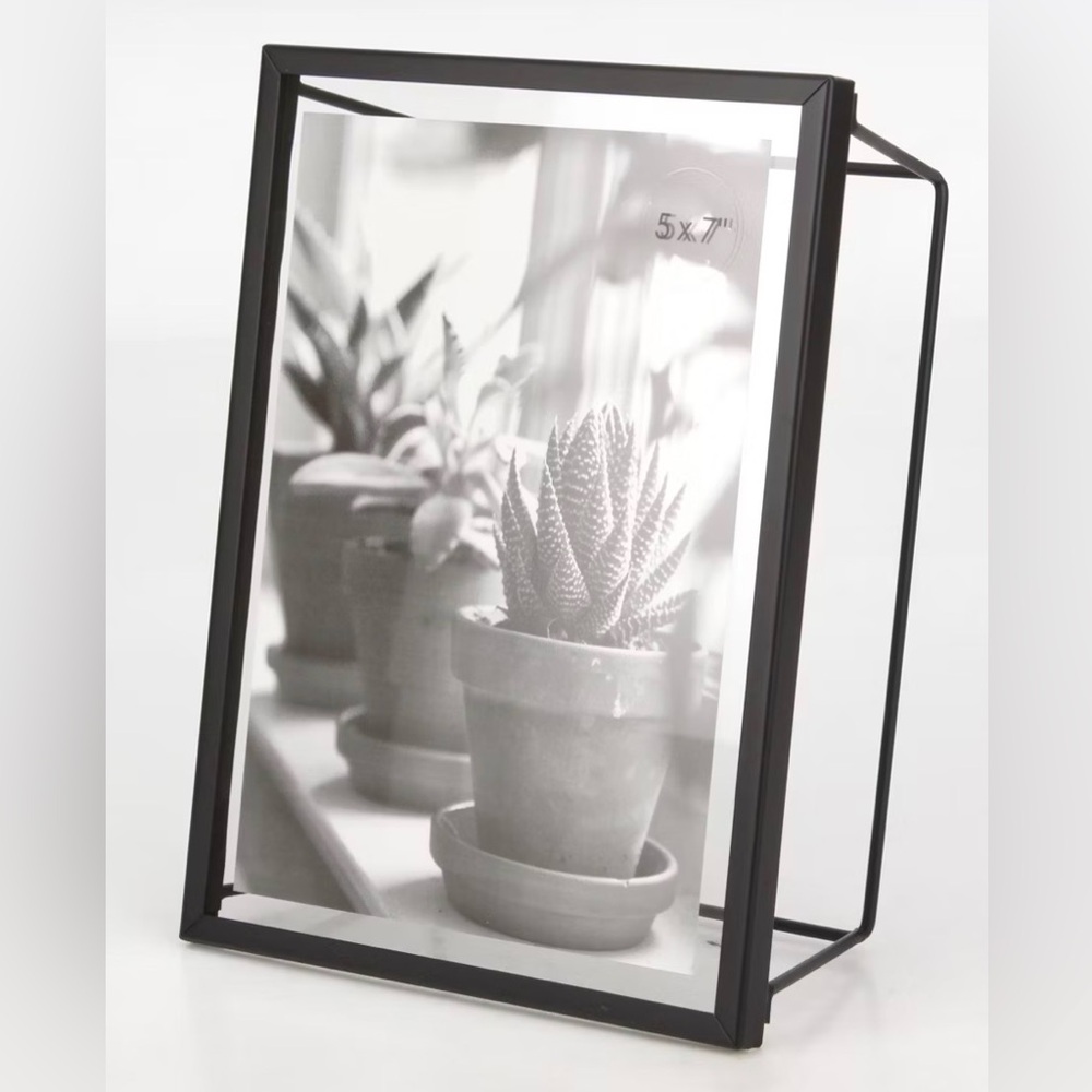 ❤️ Floating Photo Frame 5x7 Satin Black - Threshold from Target